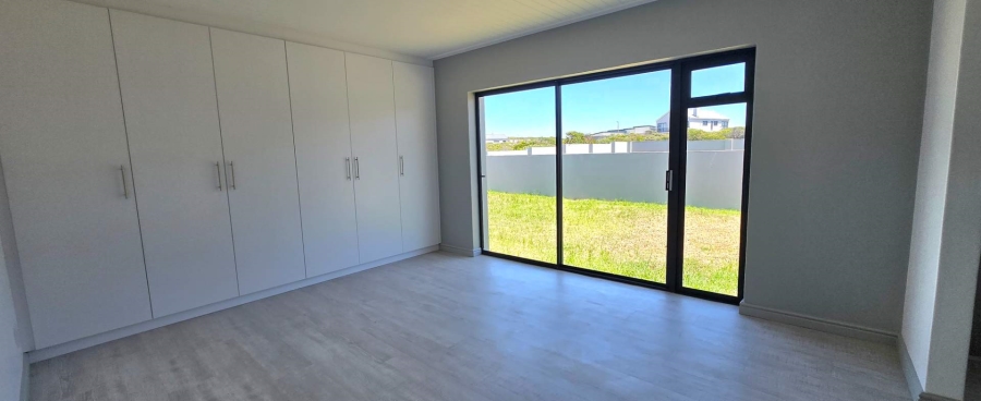 5 Bedroom Property for Sale in Kleinbaai Western Cape